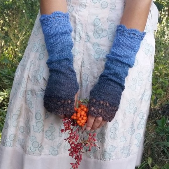 Handknit  Fingerless Long Gloves blue to grey - Picture 2 of 5